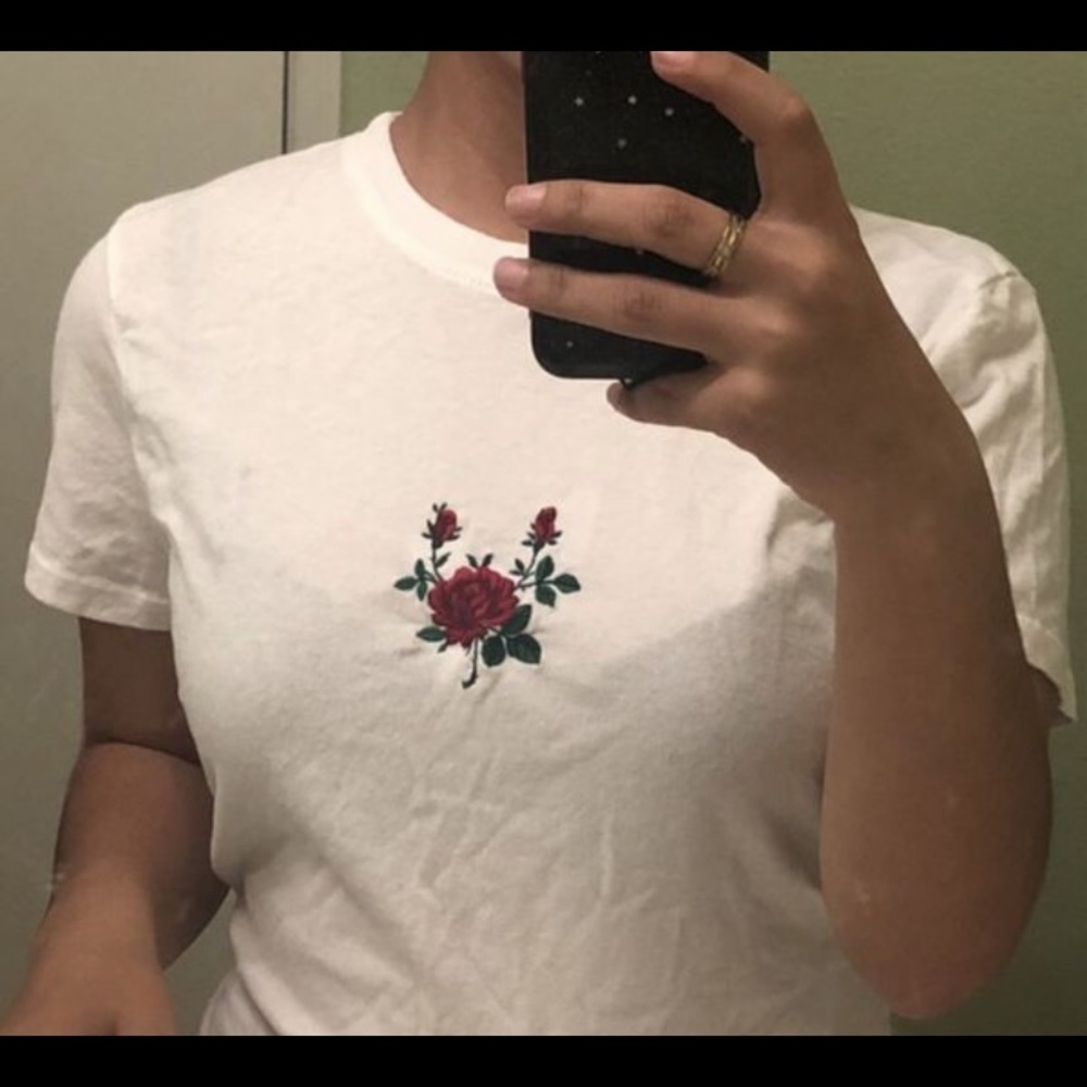 Brandy Melville white rose t shirt